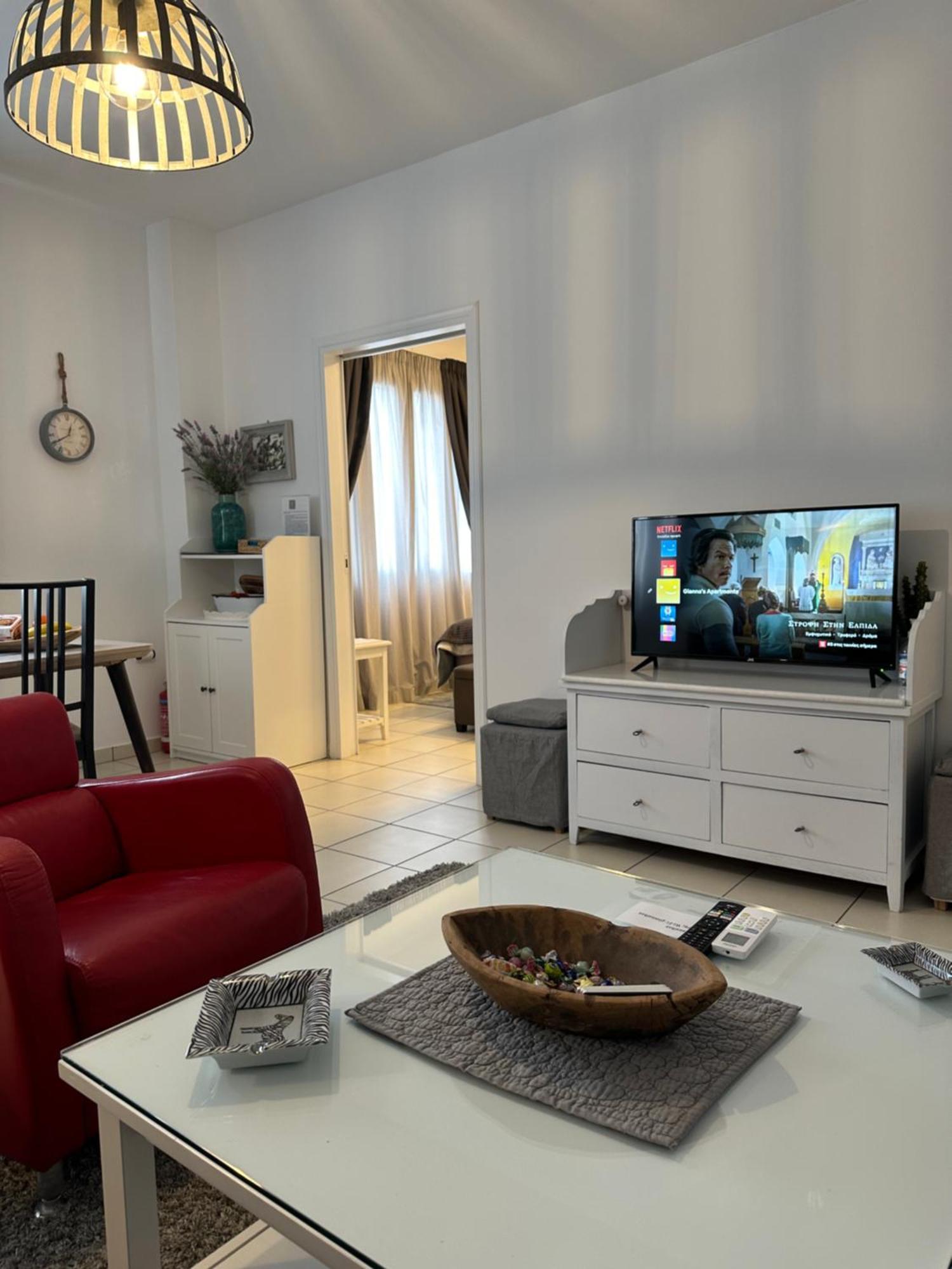 Gianna'S Apartment Central Aigio Cozy And Shining ภายนอก รูปภาพ
